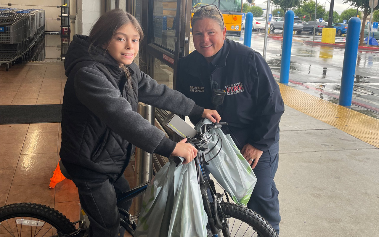 San Manuel Sponsors SEBA’s Shop with A Cop Program